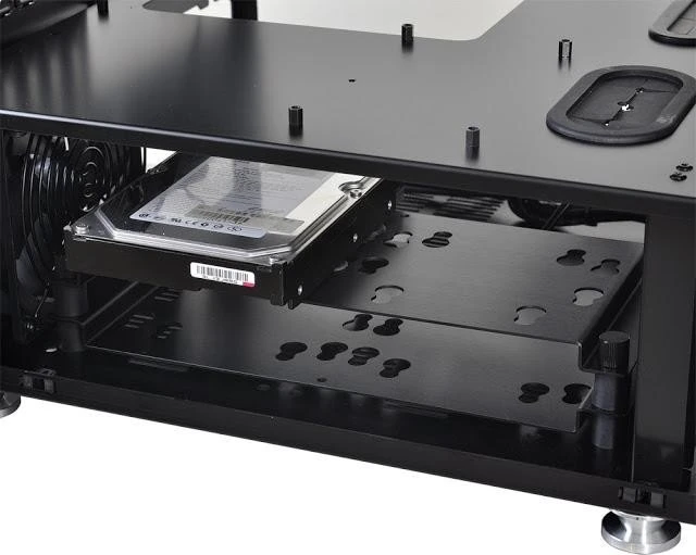 Lian Li PC-V33WX schwarz, Glasfenster