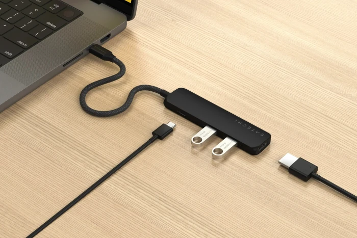 Satechi 4-in-1 Slim Multiport Adapter, schwarz, USB-C 3.1 [Stecker]