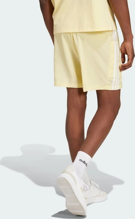 adidas Aeroready Essentials Chelsea 3-Streifen Shorts Trainingshose kurz almost yellow (Herren)