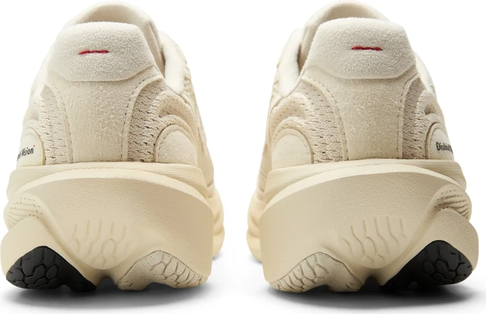 New Balance x District Vision 1080v15 linen/black (Damen)