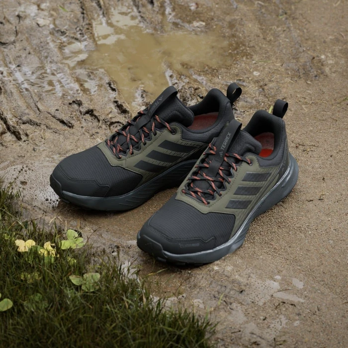 adidas Terrex Tracefinder 2 Climaproof olive strata/core black/semi impact orange (Herren)