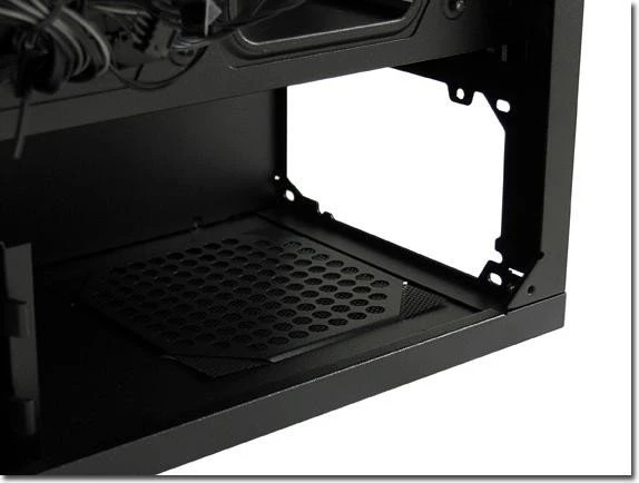 LC-Power Gaming 991B Lighthouse, Glasfenster
