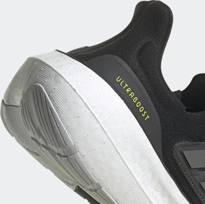 adidas Ultraboost Light core black/grey six/cloud white