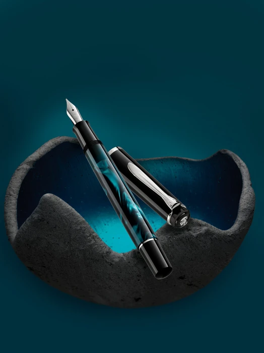 Pelikan Classic Special Edition 2021 M205 petrol marmoriert, rechte Hand, mittel