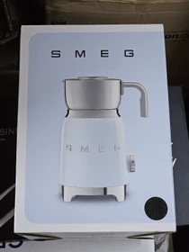Smeg MFF11BLEU elektrischer Milchaufschäumer