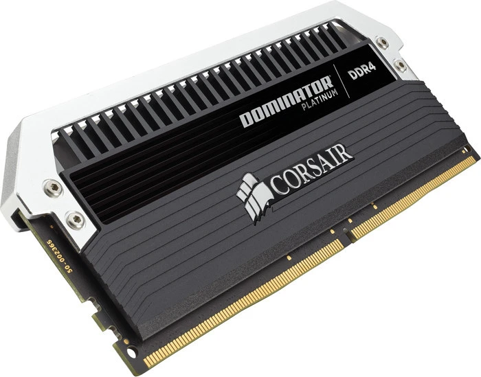 Corsair Dominator Platinum UDIMM 16GB Kit, DDR4-3200, CL16-18-18-36
