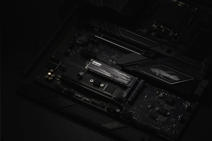 Klevv Cras C910G 4TB, Graphene, M.2 2280 / M-Key / PCIe 4.0 x4, Heatspreader