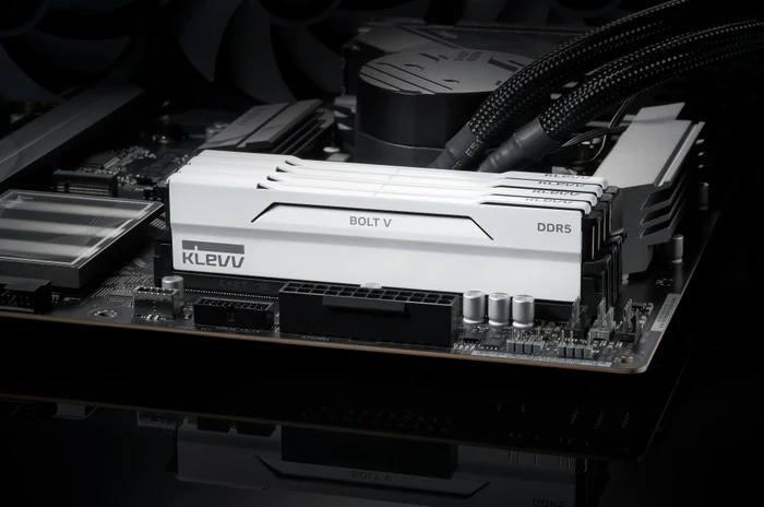 Klevv Bolt V Pure White UDIMM 32GB Kit, DDR5-6000, CL28-36-36-76