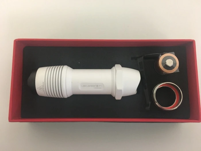 Ledlenser F1 Taschenlampe white