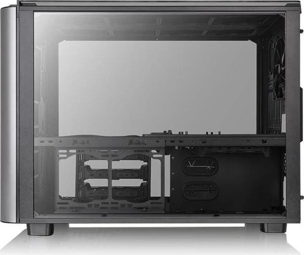 Thermaltake Level 20 XT Cube, Glasfenster