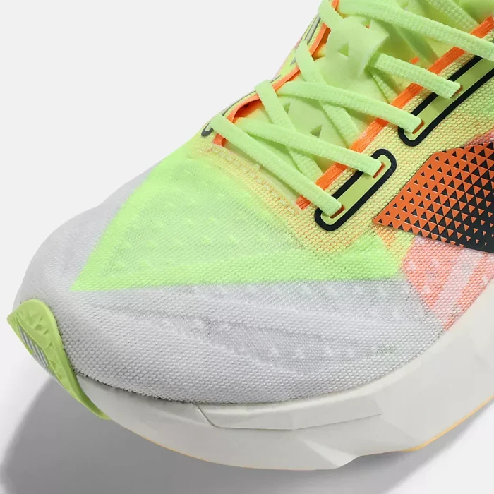New Balance FuelCell SuperComp Elite v4 white/bleached lime glo/hot mango (Herren)
