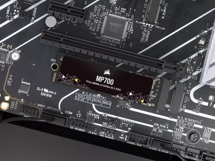Corsair Force Series MP700 2TB, M.2 2280 / M-Key / PCIe 5.0 x4, Kühlkörper