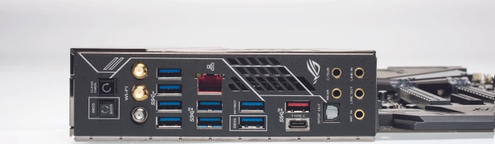ASUS ROG Zenith Extreme (AMD TR4)