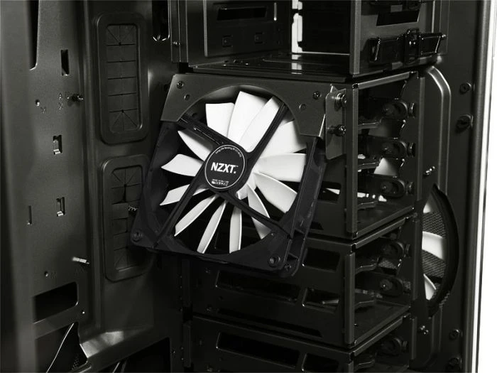 NZXT Phantom 630 Gunmetal, Acrylfenster
