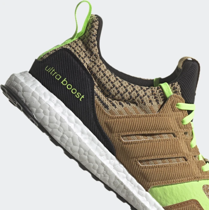 adidas Ultraboost DNA 5.0 core black/mesa/signal green (Herren)