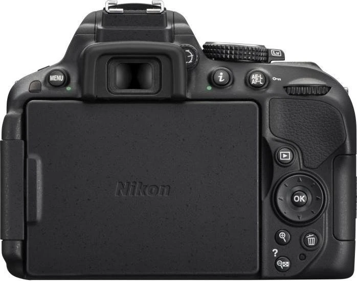 Nikon D5300 schwarz mit Objektiv AF-P DX 18-55mm 3.5-5.6 G VR und AF-P DX 70-300mm 4.5-6.3 G ED VR