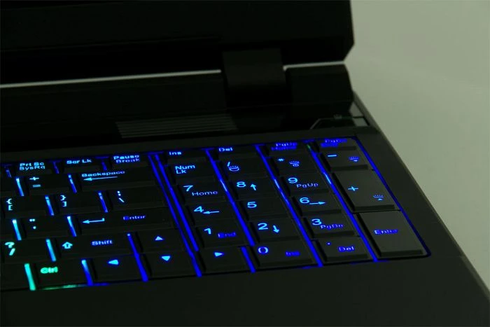 Schenker XMG P504-9EP Pro, Core i7-4710MQ, 16GB RAM, 128GB SSD, 1TB HDD, GeForce GTX 970M, DE