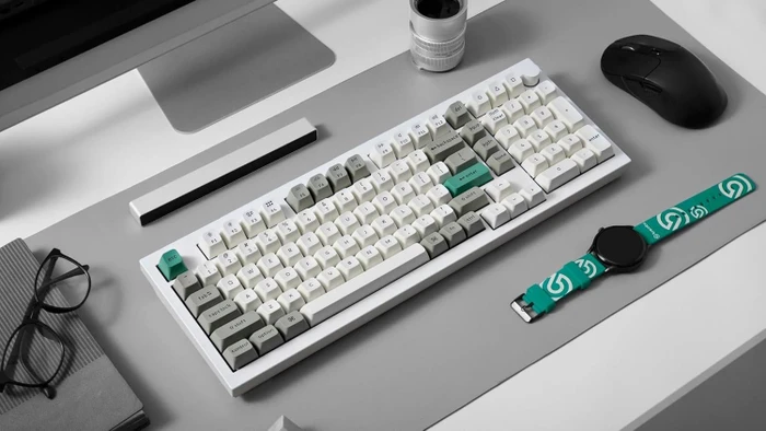 Keychron Q5 Max, Shell White, 96%, LEDs RGB, hot-swap, Gateron Jupiter BANANA, USB/Bluetooth, US