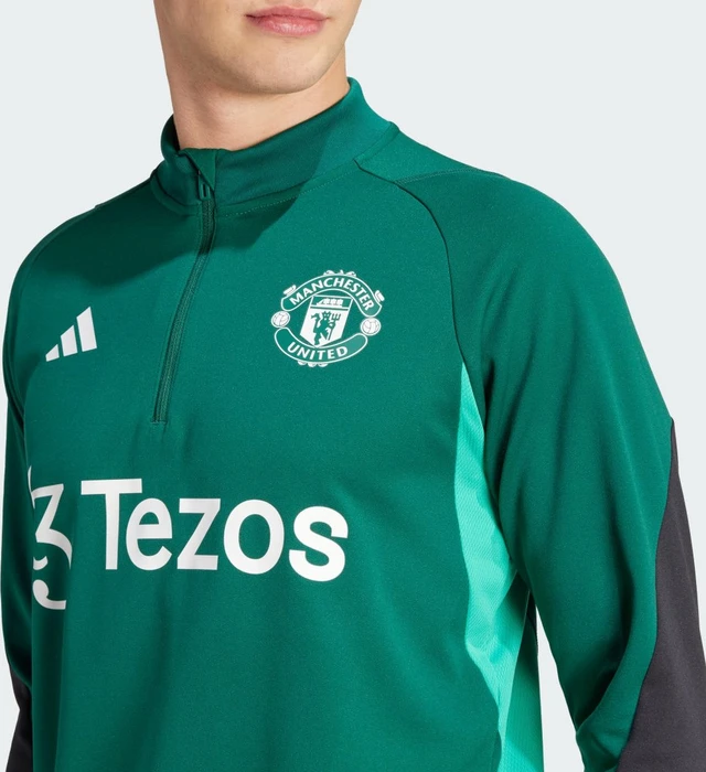 adidas Manchester United Tiro 23 Funktionsshirt langarm collegiate green/active red (Herren)