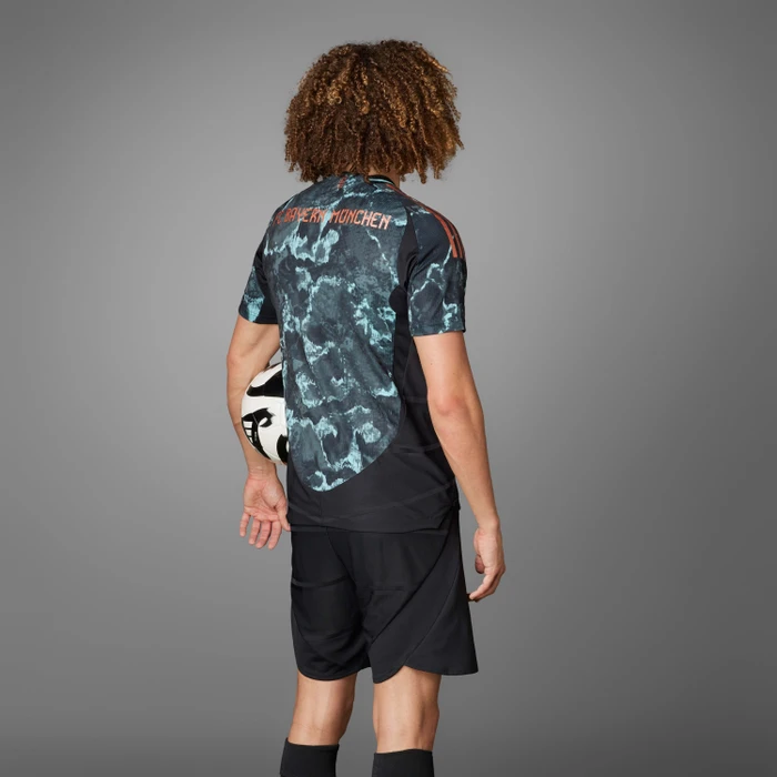 adidas FC Bayern München Authentic 2024/2025 Auswärtstrikot kurzarm (Herren)