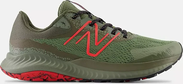 New Balance DynaSoft Nitrel v5 dark olivine/dark camo/neon flame (Herren)