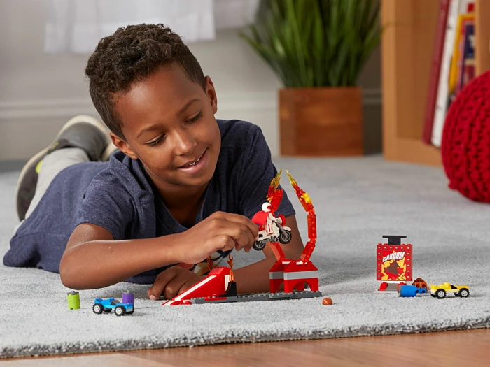 LEGO Juniors - Duke Cabooms Stunt Show