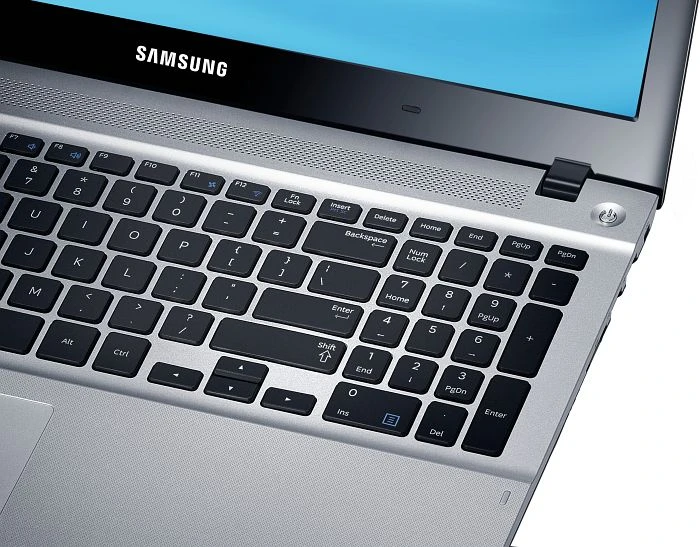 Samsung ATIV Book 4 - 450R5E, silber, Core i5-3230M, 4GB RAM, 500GB HDD, GeForce 710M, DE