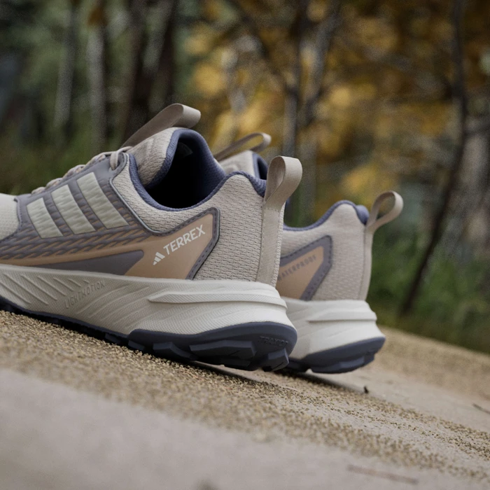 adidas Terrex Tracefinder 2 Climaproof wonder beige/beige/preloved violet (Damen)