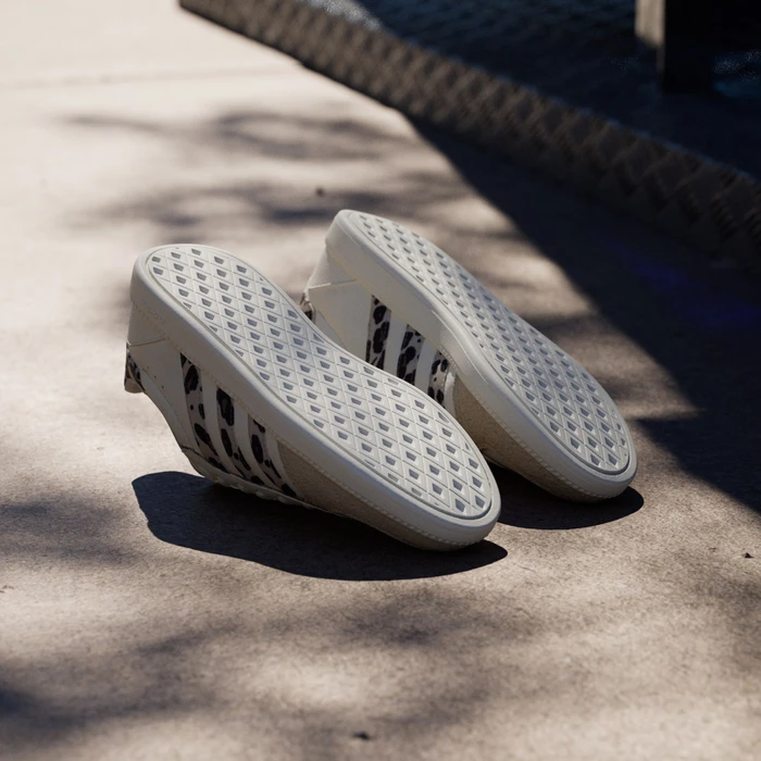 adidas Breaknet Sleek core white/crystal linen/khaki six (Damen)