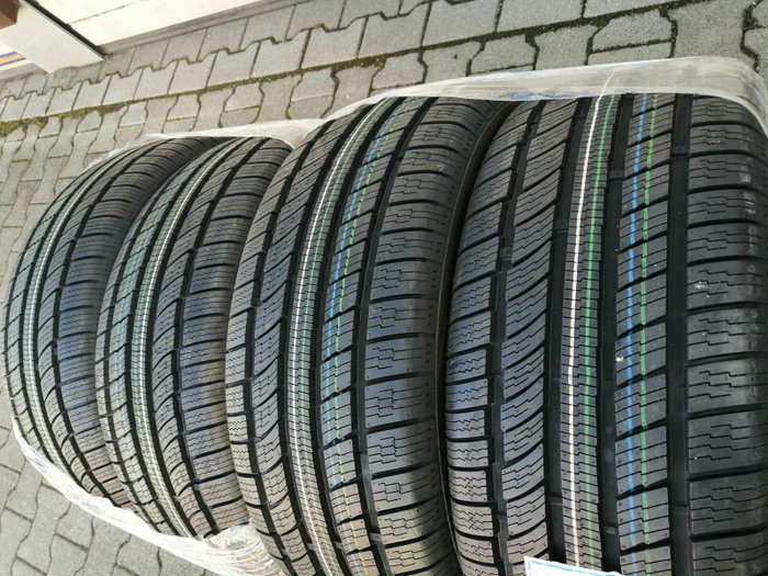 Ovation VI-782 AS 225/55 R18 98V