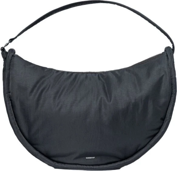 Sandqvist Curve Half Moon Umhängetasche schwarz