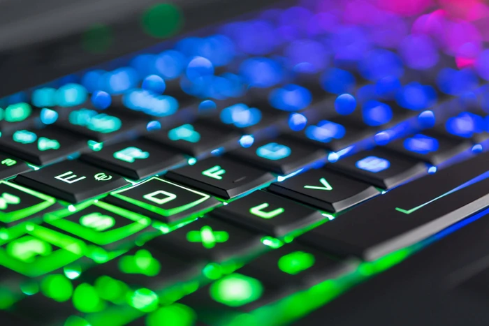 Captiva G 518IV, Core i5-9600K, 16GB RAM, 240GB SSD, 1TB HDD, GeForce RTX 2080, DE