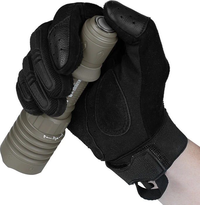 OLight Warrior X 4 Taschenlampe flat dark earth