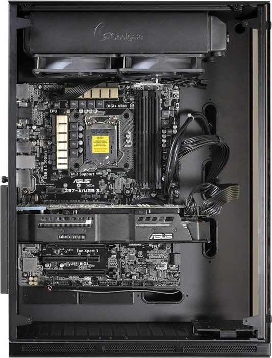 Lian Li PC-O10, schwarz, Glasfenster