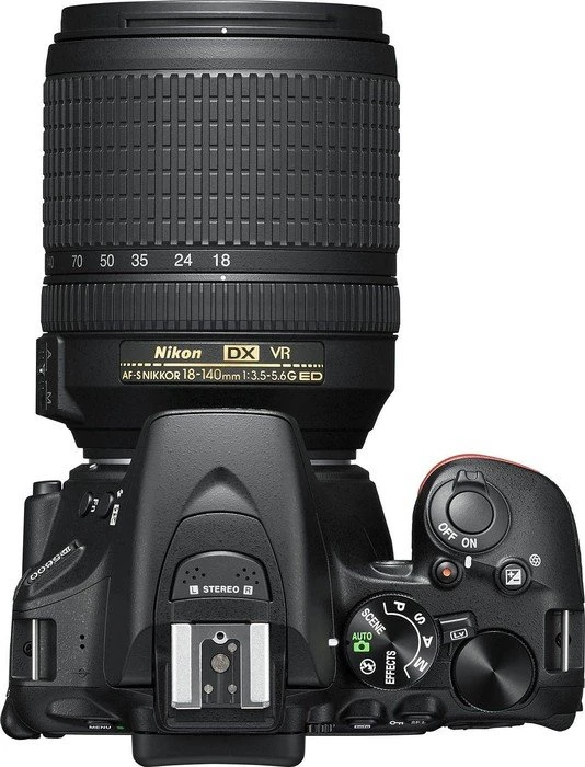 Nikon D5600 mit Objektiv AF-S DX 18-140mm 3.5-5.6 G ED VR