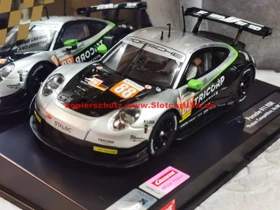 Carrera Digital 124 Porsche 911 RSR Proton Competition, No.88