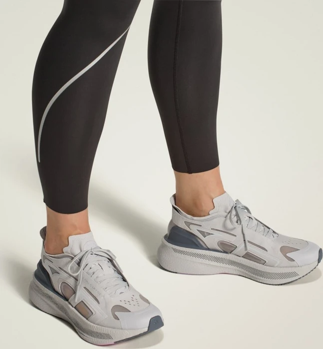 adidas Ultraboost 5 light solid grey/silver metallic/onix (Damen)