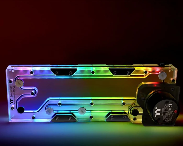 Thermaltake Pacific DP100-D5 Plus Distro-Plate, Verteilerplatte mit Pumpe (CL-W263-PL00SW-A) – Bild 10