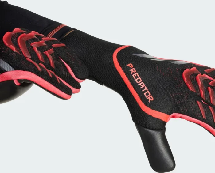 adidas Predator Pro Torwarthandschuhe black/lucid red