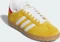 adidas Gazelle Spikeless bold gold/cloud white/better scarlet Vorschaubild