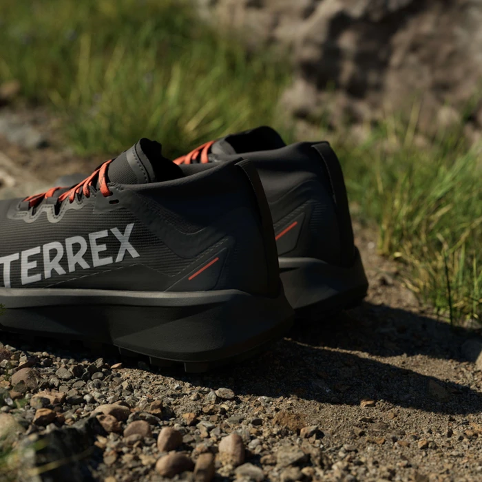 adidas Terrex Agravic GTX core black/grey two/semi impact orange (Herren)