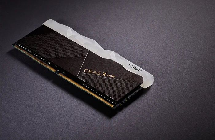 Klevv Cras X RGB UDIMM 32GB Kit, DDR4-3200, CL16-18-18-38