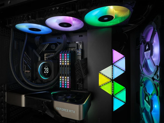 Corsair iCue 5000T RGB TG, schwarz, Glasfenster