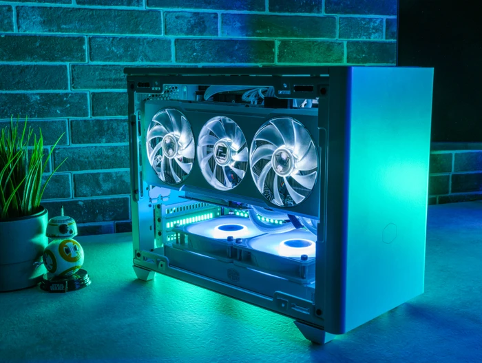 Cooler Master MasterBox NR200P Color Edition Caribbean Blue, Glasfenster, Mini-ITX