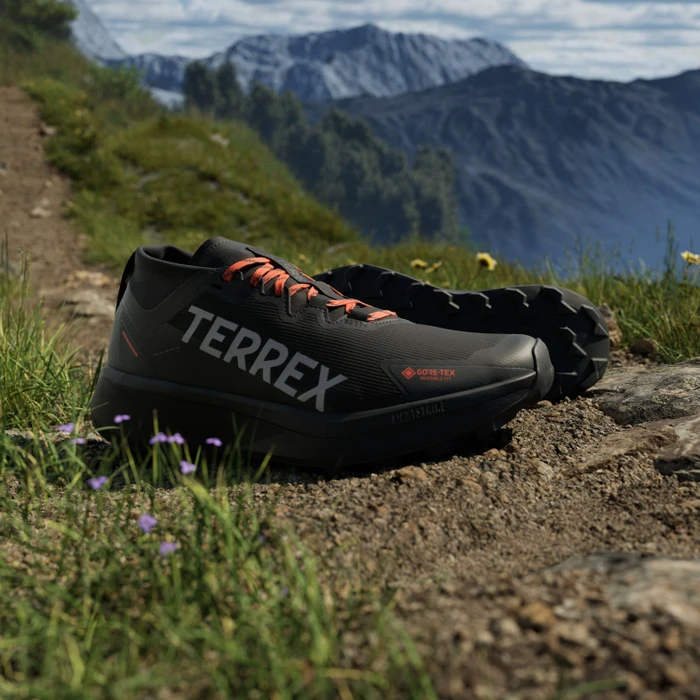 adidas Terrex Agravic GTX core black/grey two/semi impact orange (Herren)