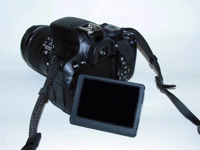 Canon EOS 650D mit Objektiv EF-S 18-55mm 3.5-5.6 IS II