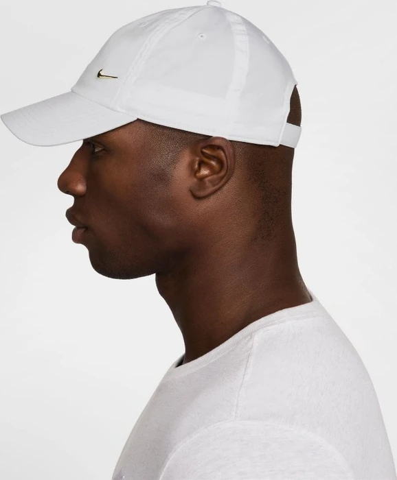 Nike Dri-FIT Club unstrukturierte Metall-Swoosh Kappe white/metallic gold