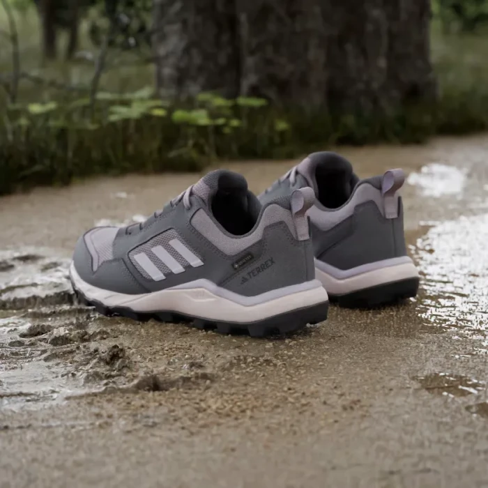 adidas Tracerocker 2.0 Gore-Tex charcoal/silver dawn/preloved fig (Damen)