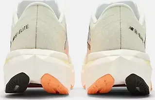 New Balance FuelCell SuperComp Elite v4 white/angora/hot mango (Damen)