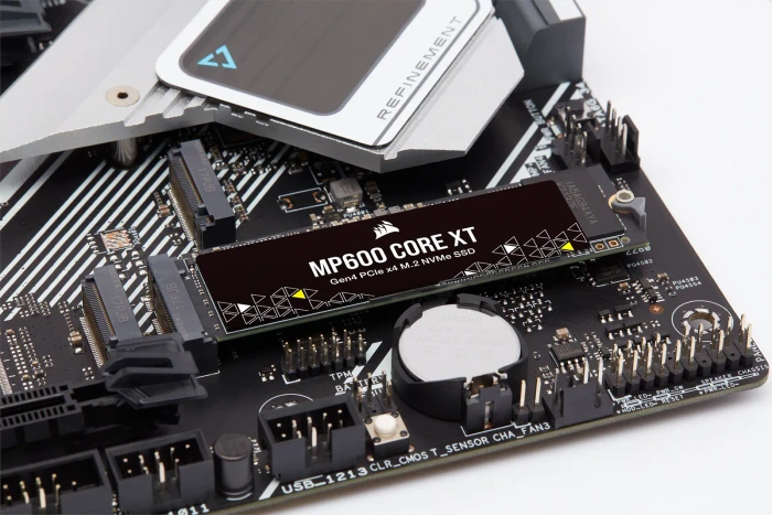 Corsair Force Series MP600 Core XT 2TB, M.2 2280 / M-Key / PCIe 4.0 x4, Kühlkörper